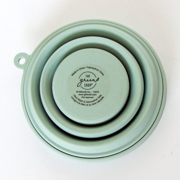 Lot of 5 Collapsible Silicone cups with Lids 6oz size Light Green New in Box - Picture 5 of 8